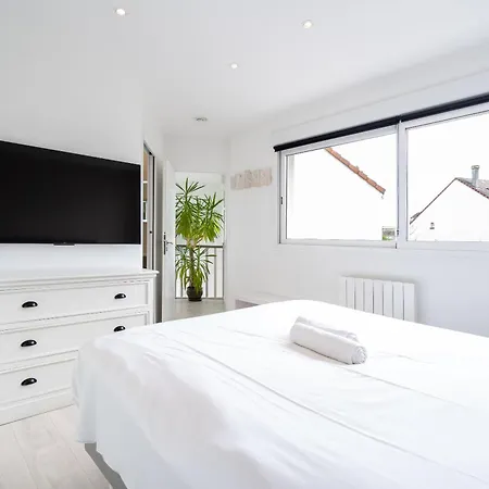 Semesterbostad Dream Factory House - Disneyland Paris - 8 Pax Wifi Parking